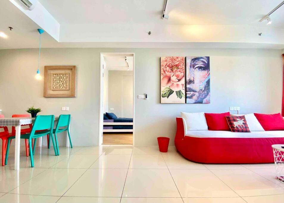 Tropicana 218 Macalister #Wondercolor #Infinity Pool #Georgetown #5Pax #2Br 2Bath #1King 1Queen 1Single #Quality Well Maintained #Private Host Bagian luar foto
