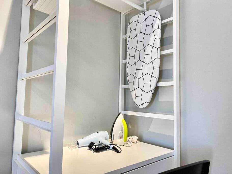 Tropicana 218 Macalister #Wondercolor #Infinity Pool #Georgetown #5Pax #2Br 2Bath #1King 1Queen 1Single #Quality Well Maintained #Private Host Bagian luar foto